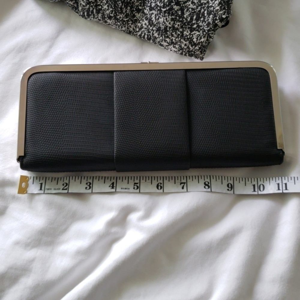 NWT Super cute vegan matte black clutch - Picture 7 of 8